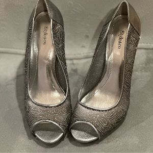 Style & Co Glittery Silver Pumps